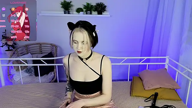 luna son online show from 12-14-25, 08:24