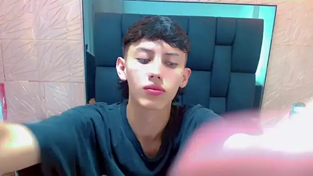 thaigo twink38 online show from 11-11-25, 04:12