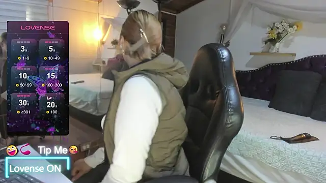 sophialyh 1 online show from 03-13-26, 12:45