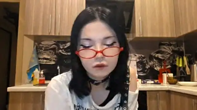 Beeping Creature online show from 01-12-26, 01:49