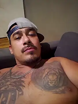 Snapshot of Nativeking32 chatting on 10-08-25, 10:51 Nativeking32 online show from 10-08-25, 10:51