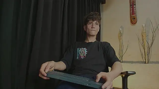 ZackMaye online show from 10-04-25, 03:26