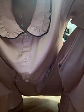 Snapshot of lee_ly chatting on 02-22-26, 03:18 lee ly online show from 02-22-26, 03:18