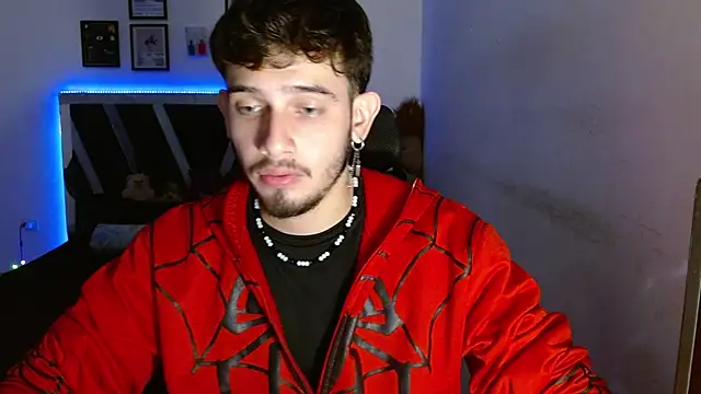 Snapshot of Sebasxxl12 chatting on 12-20-25, 05:36 Sebasxxl12 online show from 12-20-25, 05:36