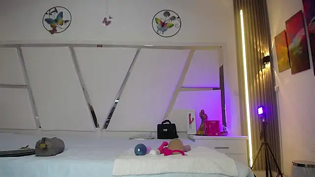 chloe  Jones  online show from 06-01-26, 12:51