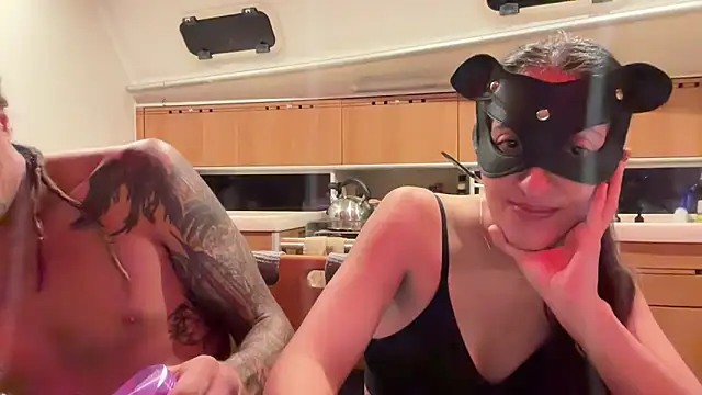 Monk and Mia online show from 10-17-25, 04:48