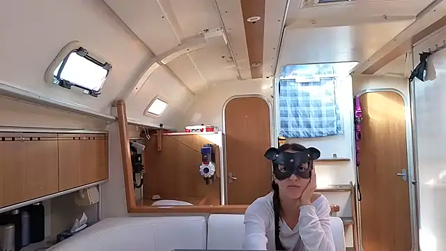 Monk and Mia online show from 04-14-26, 07:36