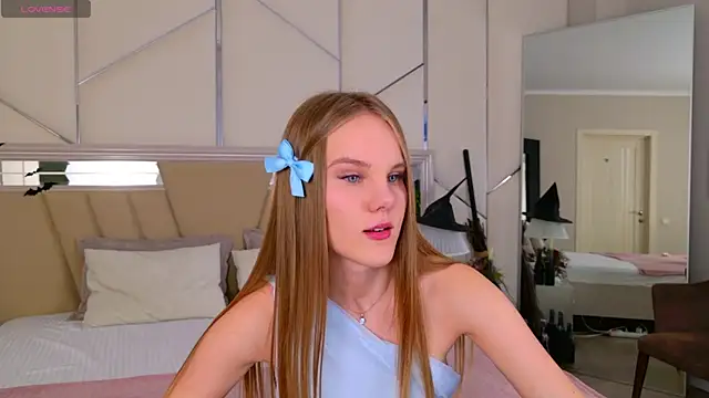 Lili Lohan online show from 10-29-25, 05:14