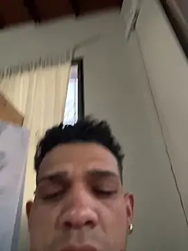 Snapshot of Valentino-elTuyo chatting on 02-06-26, 10:51 Valentino-elTuyo online show from 02-06-26, 10:51