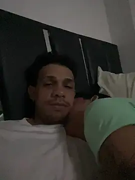Snapshot of Valentino-elTuyo chatting on 05-04-26, 03:46 Valentino-elTuyo online show from 05-04-26, 03:46