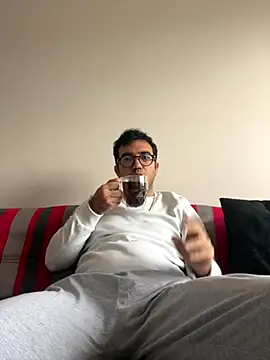 xochipilliii online show from 10-11-25, 10:36