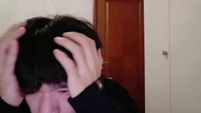 Snapshot of hangzi-0011 chatting on 11-14-25, 12:59 hangzi-0011 online show from 11-14-25, 12:59