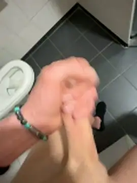 Snapshot of heet1998 chatting on 04-12-26, 04:34 heet1998 online show from 04-12-26, 04:34