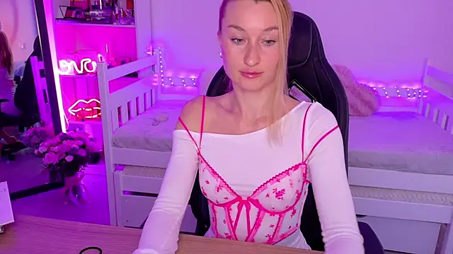 MysticRoxanne online show from 01-14-26, 01:39