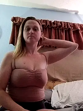 Queen2454 online show from 04-24-26, 10:07