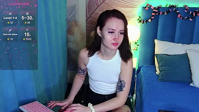 Kendal foxy online show from 10-21-25, 05:35