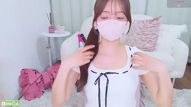 Snapshot of Seira__nn chatting on 05-27-26, 01:19 Seira nn online show from 05-27-26, 01:19