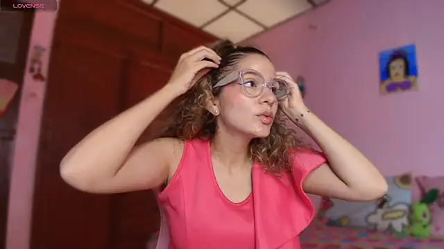 Snapshot of Your_Barbie_ chatting on 10-26-25, 07:42 Your Barbie online show from 10-26-25, 07:42