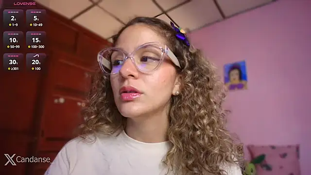 Snapshot of Your_Barbie_ chatting on 10-28-25, 05:44 Your Barbie online show from 10-28-25, 05:44