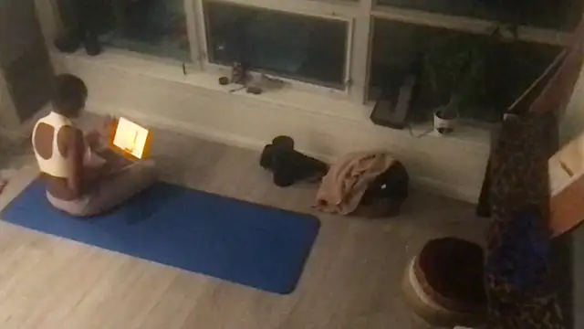 tia   fox online show from 10-29-25, 04:15