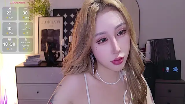 funnygirl0929 online show from 12-17-25, 04:02