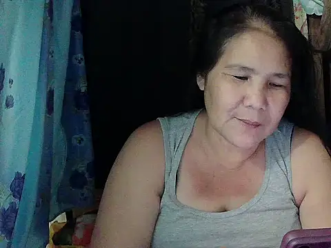 Snapshot of milagrose_rose chatting on 04-01-26, 11:55 milagrose rose online show from 04-01-26, 11:55