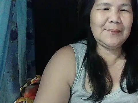 Snapshot of milagrose_rose chatting on 04-01-26, 01:41 milagrose rose online show from 04-01-26, 01:41