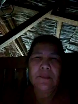 Snapshot of milagrose_rose chatting on 04-12-26, 01:05 milagrose rose online show from 04-12-26, 01:05