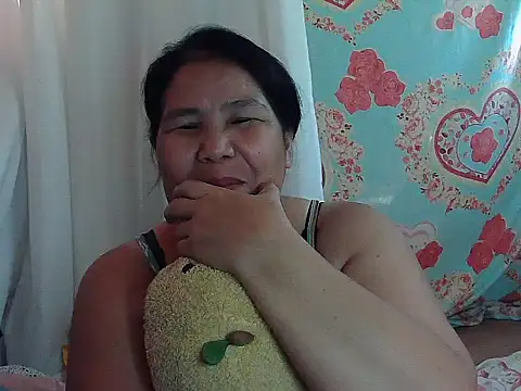 Snapshot of milagrose_rose chatting on 04-15-26, 05:25 milagrose rose online show from 04-15-26, 05:25