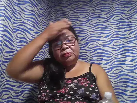 Snapshot of cris_tita chatting on 06-24-26, 05:12 cris tita online show from 06-24-26, 05:12
