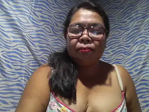 Snapshot of cris_tita chatting on 06-25-26, 02:54 cris tita online show from 06-25-26, 02:54