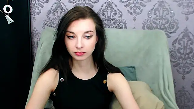 Snapshot of DominantLuna chatting on 05-04-26, 07:21 DominantLuna online show from 05-04-26, 07:21