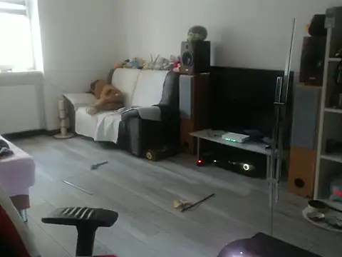 Snapshot of LoyalDoggie chatting on 06-07-26, 04:44 LoyalDoggie online show from 06-07-26, 04:44