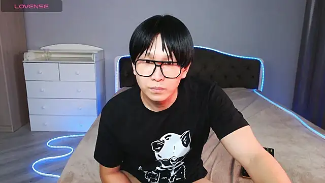 Snapshot of KaiChicken chatting on 02-04-26, 10:10 KaiChicken online show from 02-04-26, 10:10