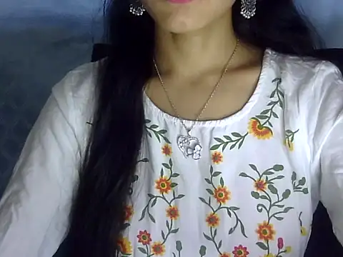 Snapshot of Shazi_1 chatting on 05-17-26, 02:46 Shazi 1 online show from 05-17-26, 02:46