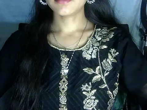 Snapshot of Shazi_1 chatting on 06-12-26, 03:33 Shazi 1 online show from 06-12-26, 03:33
