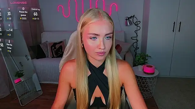 Snapshot of TessaGrays chatting on 06-21-26, 11:02 TessaGrays online show from 06-21-26, 11:02