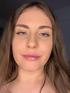 SelenaJenner online show from 12-22-25, 05:04