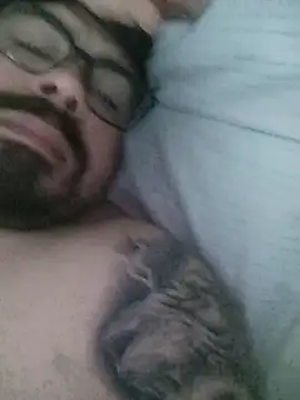 Snapshot of Macedo_Bull chatting on 10-02-25, 01:23 Macedo Bull online show from 10-02-25, 01:23