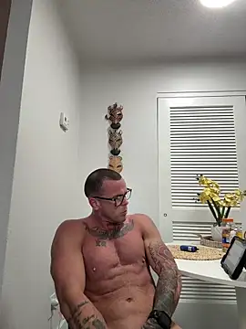 Snapshot of Beefkakey82 chatting on 11-01-25, 01:13 Beefkakey82 online show from 11-01-25, 01:13