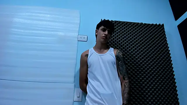 Snapshot of Liam_Brookss chatting on 11-05-25, 12:21 Liam Brookss online show from 11-05-25, 12:21