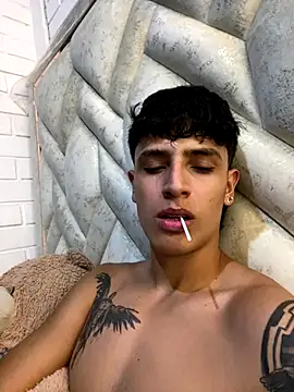 Snapshot of Liam_Brookss chatting on 11-11-25, 01:49 Liam Brookss online show from 11-11-25, 01:49