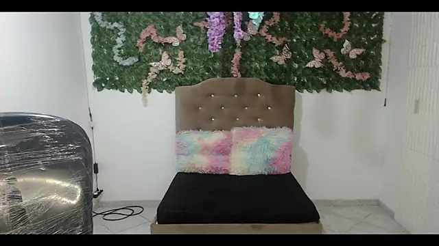 cristal hills 19 online show from 12-01-25, 05:07