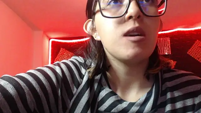 Snapshot of cristal_hills_19 chatting on 03-14-26, 02:44 cristal hills 19 online show from 03-14-26, 02:44