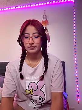 saramooon online show from 11-20-25, 01:11