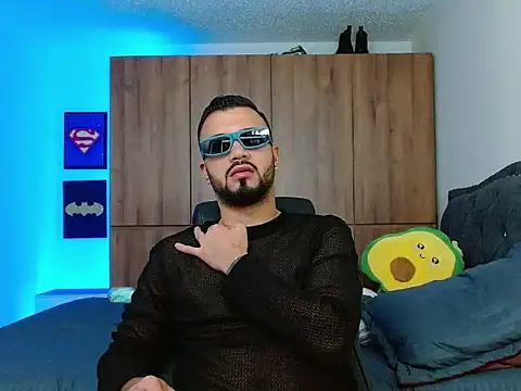 mathewv  online show from 11-19-25, 04:12