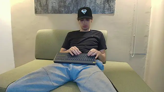 ISRAEL GRAY online show from 10-21-25, 07:47