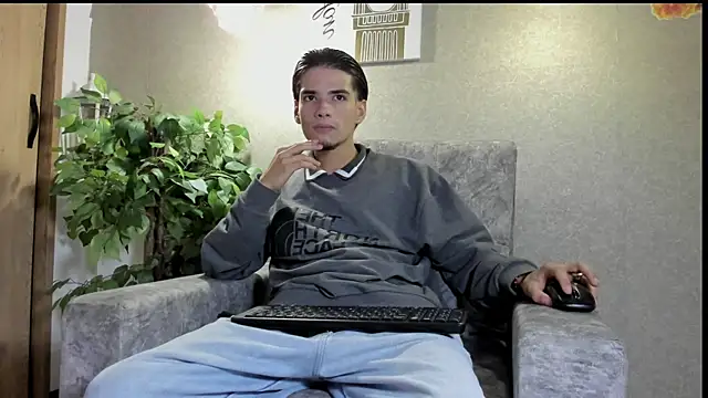 Axelwiliams online show from 12-03-25, 06:43