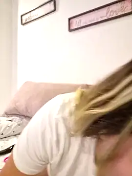 Zoe riivas online show from 04-18-26, 11:03