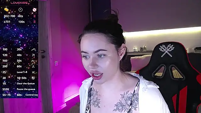 Snapshot of AlmaryKim chatting on 12-16-24, 03:32 AlmaryKim online show from 12-16-24, 03:32